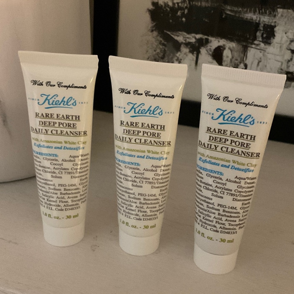 Kiehl's Rare Earth Deep Pore Daily Cleanser - White